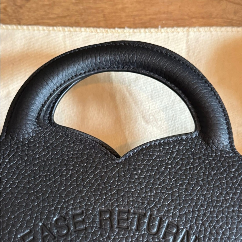 BNWOT VIRAL T&C Heart Leather Bag – Return to Tiffany Black Lowest Price 🖤 - Picture 15 of 16